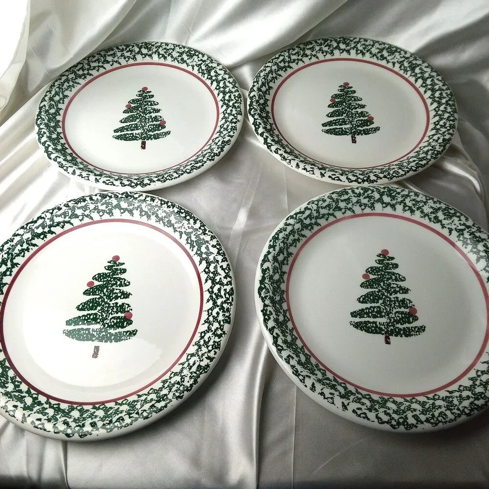 FURIO CHRISTMAS TREE DINNER PLATES MADE IN ITALY SET OF 4
